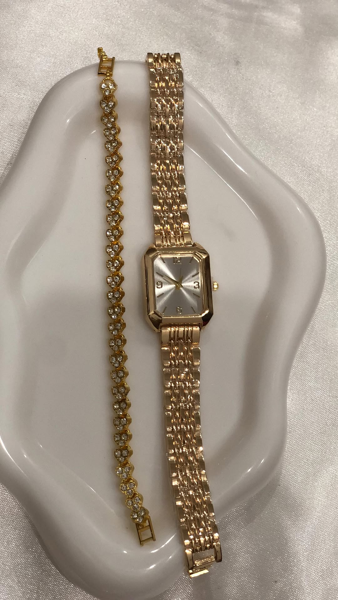 2 Pcs Women's Luxury Quartz Watch & Bracelet Set